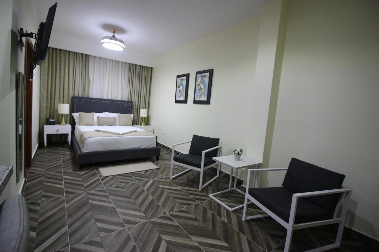 Hotel Monarca Higuey Exterior photo